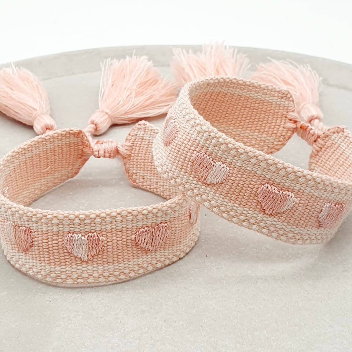 HEARTS ♥ ︎ Woven light pink bracelet