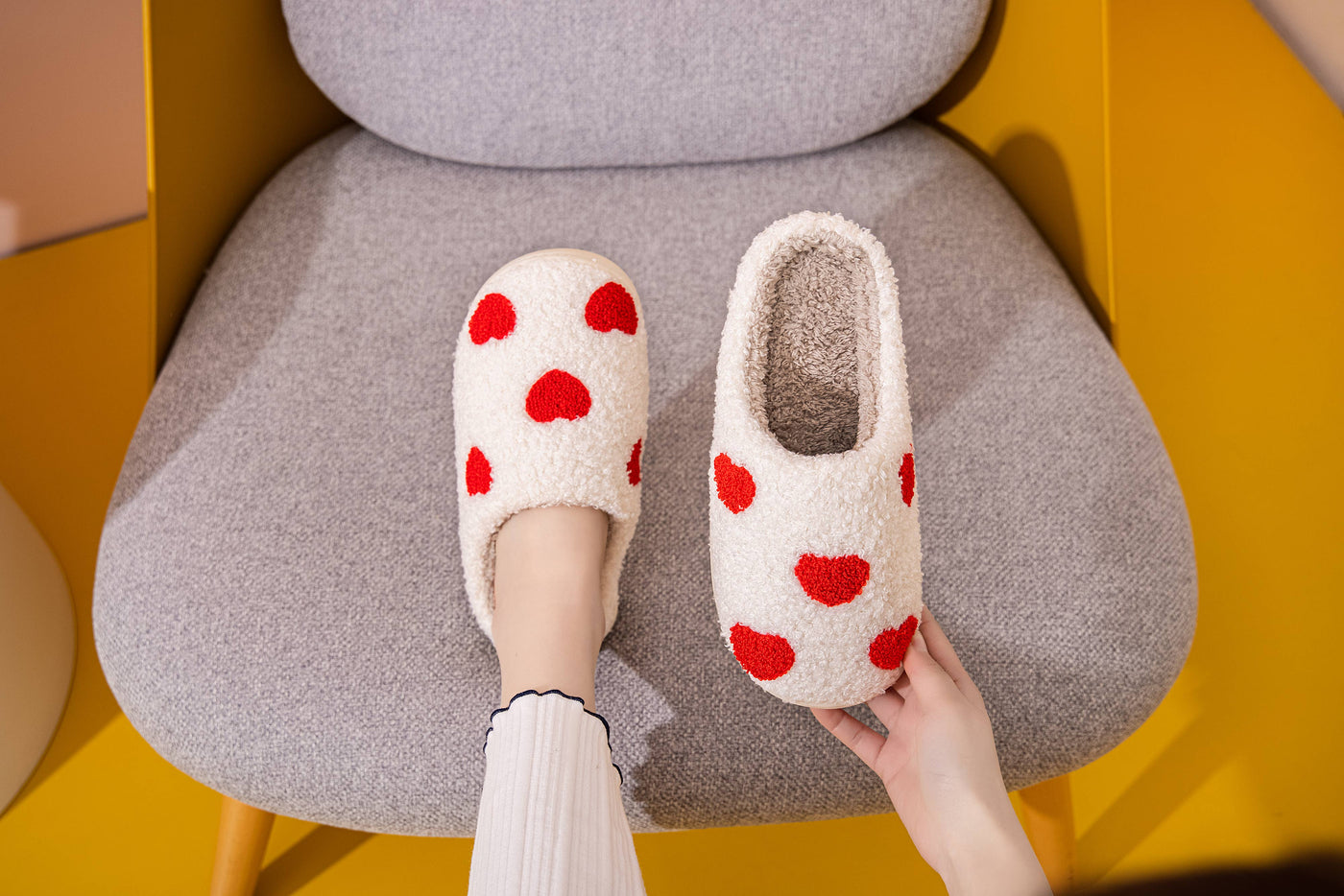Full of love slippers
